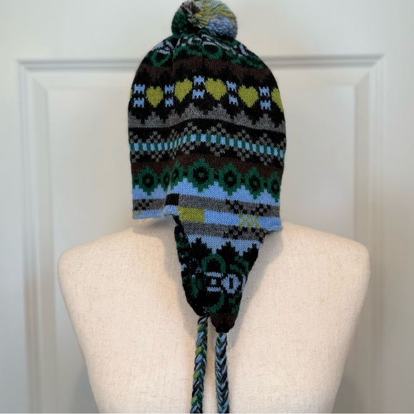 Weekend Max Mara Label-cut Bennie Hat with Pon Pon Size: OS Fall/ Winter/Holiday - Picture 9 of 13